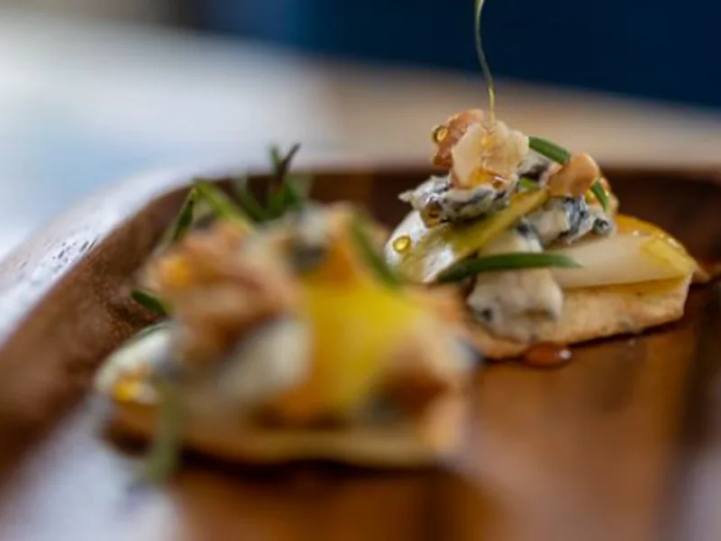 Pear, gorgonzola drizzled with honey and topped with walnut